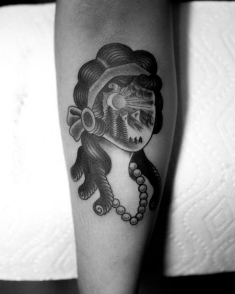 Tatuaje Brazo Abstracto por Electric Anvil Tattoo