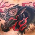 tatuaje Pecho Old School Lobo por Electric Anvil Tattoo