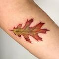 Arm Blatt tattoo von Dot Ink Group