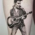 Arm Porträt Dotwork Elvis tattoo von Dot Ink Group