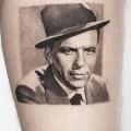 tatuaje Brazo Retrato Dotwork Frank Sinatra por Dot Ink Group