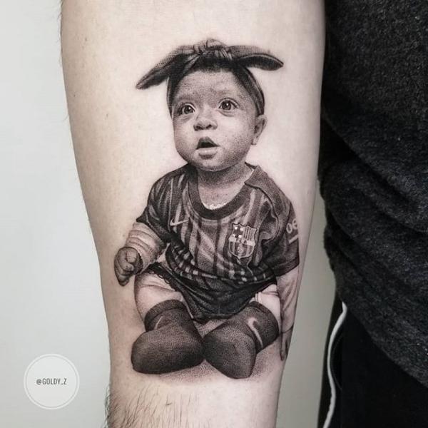 Arm Porträt Kinder Dotwork Tattoo von Dot Ink Group
