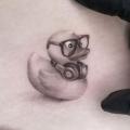 Bauch Dotwork Brille Ente tattoo von Dot Ink Group
