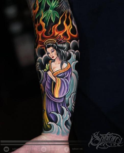 Tatuaje Brazo Mar Geisha Llama por Sabian Ink