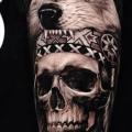 tatuaje Brazo Cráneo Lobo por Sabian Ink