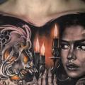 tatuaje Pecho Cráneo Vela mujer por Sabian Ink