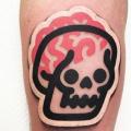 Waden Totenkopf Gehirn tattoo von Mambo Tattooer