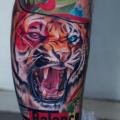 Bein Tiger tattoo von Daria Pirojenko