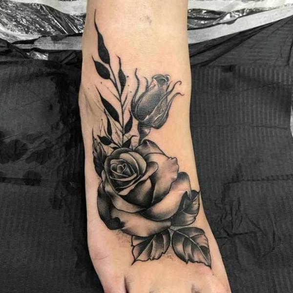 Tatuaje Pie Flor Rosa por Plan9 Ealing