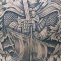 tatuaje Cráneo Espalda Galeón Espada por Cia Tattoo