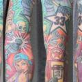 รอยสัก กะโหลกศีรษะ รถยนต์ เชื้อเพลิง ปลอกแขน หญิง โดย Cia Tattoo