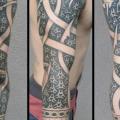 รอยสัก ชนเผ่า ปลอกแขน โดย Cia Tattoo