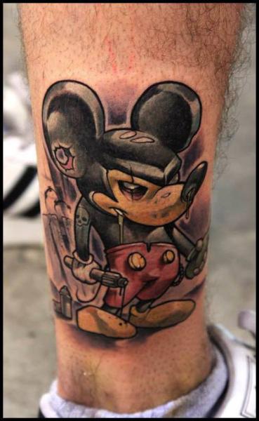 Tatuaje Fantasy Pierna Ratoncito Mickey por Dirty Roses