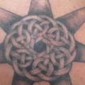 Rücken Keltische tattoo von Atomic Tattoos