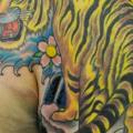 tatuaje Hombro Japoneses Tigre por Avinit Tattoo
