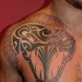 tatuaje Hombro Serpiente Tribal por Avinit Tattoo