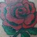 tatuaje Flor Rosa por Bad Girl Ink Tattoos