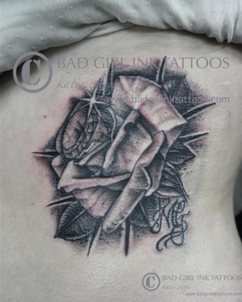 Tatuaggio Fianco Rose di Bad Girl Ink Tattoos