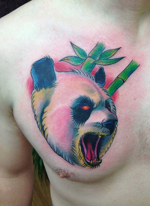 Tatuagem Peito Panda por Bananas Tattoo