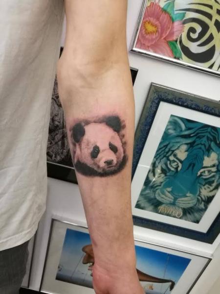 Tatuaje Brazo Panda por Fat Foogo