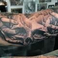 tatuaje Brazo Cráneo Mano por Fat Foogo