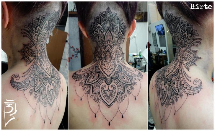 Tatuaje Espalda Cabeza Cuello Decoración por Fat Foogo