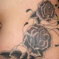 Seite Blumen tattoo von Black Scorpion Tattoos