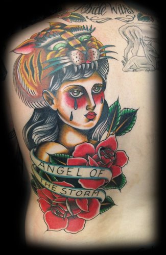 Tatouage Old School Femmes Tigre par Broad Street Studio