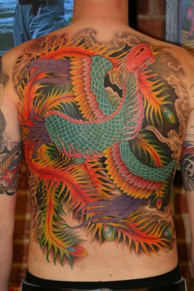 Tatuaje Japoneses Espalda Fénix por Colchester Body Arts